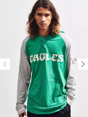 Mitchell & Ness Green and Gray Eagles Hooded Henley